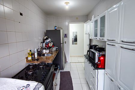 Apartamento à venda com 77m², 2 quartos e 1 vagaCozinha e Área de Serviço