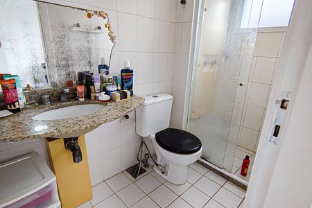 Apartamento à venda com 77m², 2 quartos e 1 vagaBanheiro Suíte Canadense 