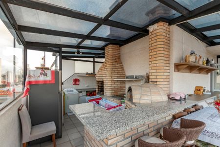 Apartamento à venda com 126m², 3 quartos e 2 vagas Apartamento à venda com 126m², 3 quartos e 2 vagasCobertura