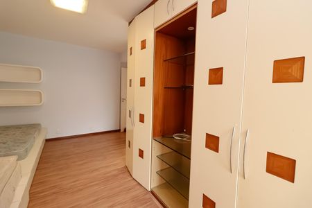 Apartamento à venda com 488m², 5 quartos e 3 vagasQuarto 2