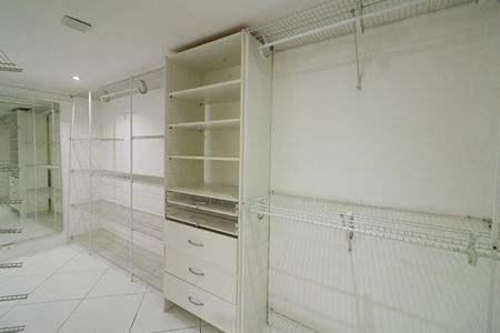 Apartamento à venda com 488m², 5 quartos e 3 vagasCloset