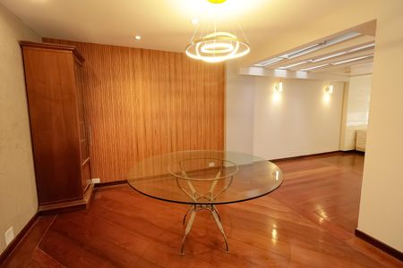 Apartamento à venda com 488m², 5 quartos e 3 vagasSala