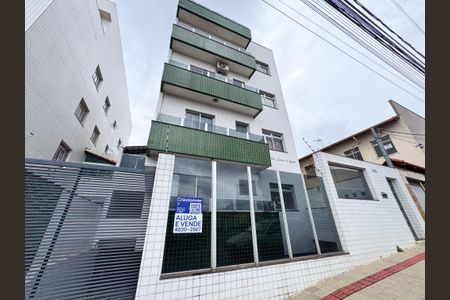 Apartamento à venda com 130m², 3 quartos e 2 vagasFachada + Placa