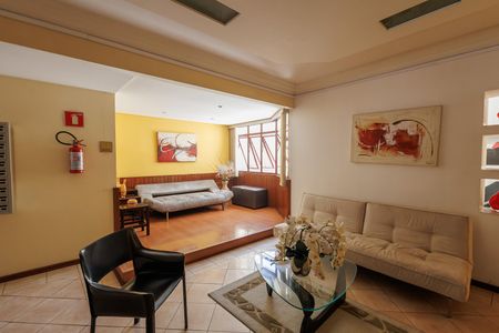 Apartamento para alugar com 100m², 3 quartos e 2 vagasHall social