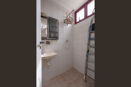 Apartamento para alugar com 100m², 3 quartos e 2 vagasBanheiro da Área de Serviço