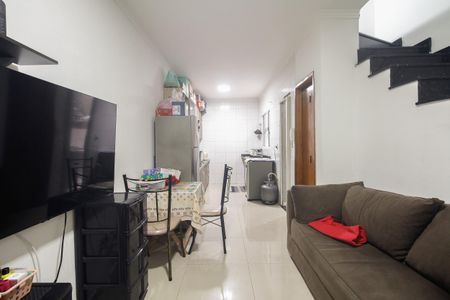 Casa de condomínio à venda com 70m², 2 quartos e 2 vagasSala