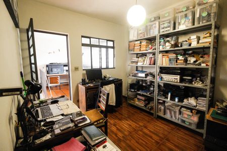 Casa à venda com 581m², 10 quartos e 5 vagas Casa à venda com 581m², 10 quartos e 5 vagasQuarto de serviço 2 casa 2