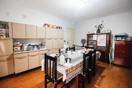 Casa à venda com 581m², 10 quartos e 5 vagas Casa à venda com 581m², 10 quartos e 5 vagasCozinha casa 1