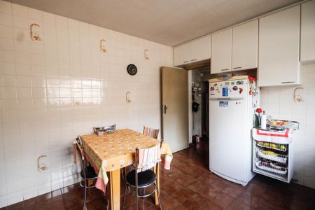 Casa à venda com 581m², 10 quartos e 5 vagas Casa à venda com 581m², 10 quartos e 5 vagasCozinha casa 4