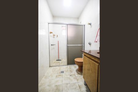 Casa à venda com 581m², 10 quartos e 5 vagas Casa à venda com 581m², 10 quartos e 5 vagasBanheiro casa 1