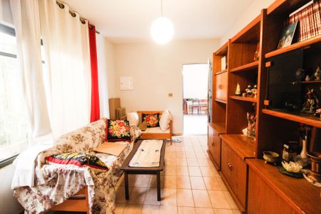 Casa à venda com 581m², 10 quartos e 5 vagas Casa à venda com 581m², 10 quartos e 5 vagasSala casa 1