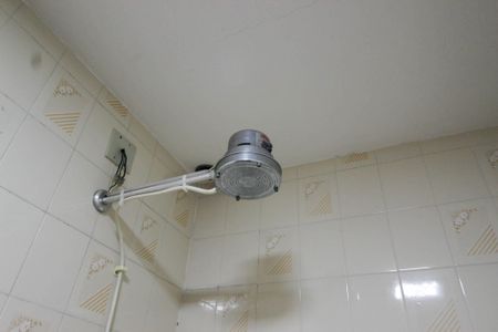 Casa à venda com 581m², 10 quartos e 5 vagas Casa à venda com 581m², 10 quartos e 5 vagasBanheiro de serviço casa 1