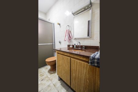 Casa à venda com 581m², 10 quartos e 5 vagas Casa à venda com 581m², 10 quartos e 5 vagasBanheiro casa 1