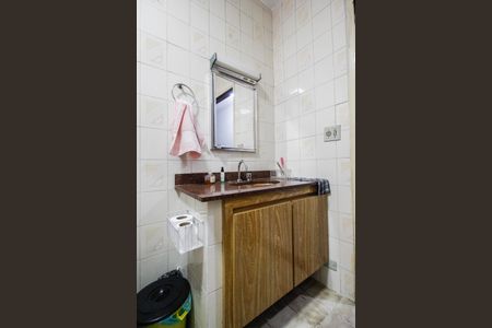 Casa à venda com 581m², 10 quartos e 5 vagas Casa à venda com 581m², 10 quartos e 5 vagasBanheiro casa 1