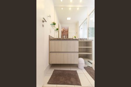 Apartamento à venda com 130m², 4 quartos e 2 vagasBanheiro da Suíte