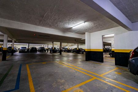 Apartamento à venda com 130m², 4 quartos e 2 vagasÁrea comum - Garagem