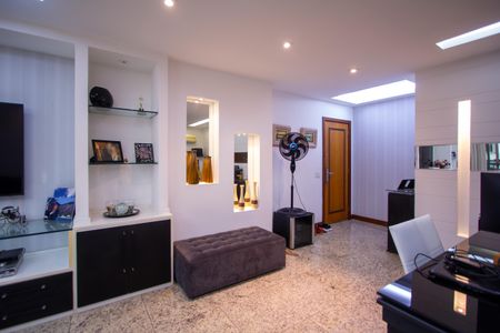 Apartamento à venda com 261m², 4 quartos e 3 vagasSala