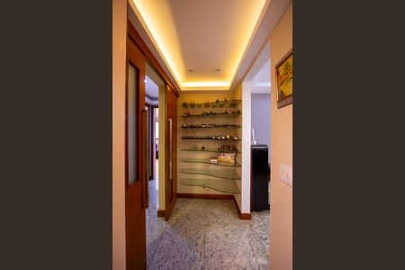 Apartamento à venda com 261m², 4 quartos e 3 vagasCorredor