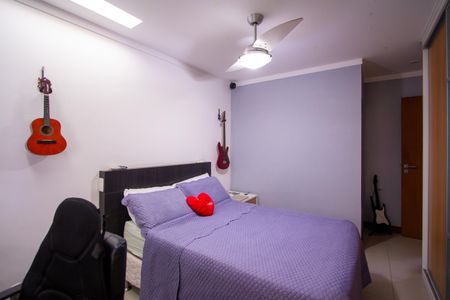 Apartamento à venda com 261m², 4 quartos e 3 vagasQuarto 2