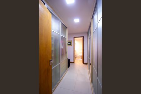 Apartamento à venda com 261m², 4 quartos e 3 vagasSuíte 2