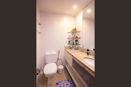 Apartamento à venda com 261m², 4 quartos e 3 vagasBanheiro da Suíte 1