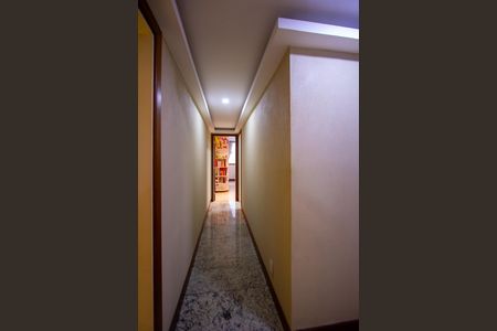 Apartamento à venda com 261m², 4 quartos e 3 vagasCorredor