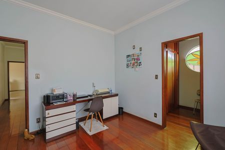 Casa à venda com 380m², 4 quartos e 4 vagas Casa à venda com 380m², 4 quartos e 4 vagasSuíte 2