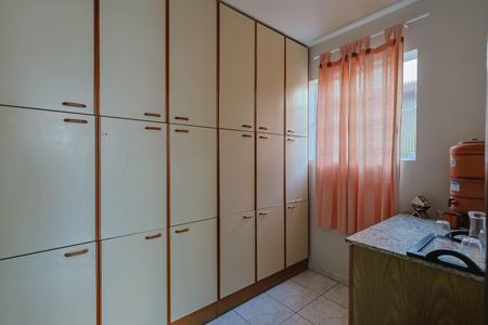 Casa à venda com 380m², 4 quartos e 4 vagas Casa à venda com 380m², 4 quartos e 4 vagasQuarto de Serviço 2