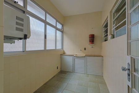 Casa à venda com 380m², 4 quartos e 4 vagas Casa à venda com 380m², 4 quartos e 4 vagasCozinha