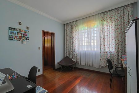 Casa à venda com 380m², 4 quartos e 4 vagas Casa à venda com 380m², 4 quartos e 4 vagasSuíte 2