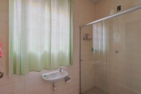 Casa à venda com 380m², 4 quartos e 4 vagas Casa à venda com 380m², 4 quartos e 4 vagasBanheiro de Serviço