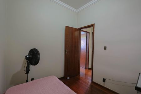 Casa à venda com 380m², 4 quartos e 4 vagas Casa à venda com 380m², 4 quartos e 4 vagasQuarto 1