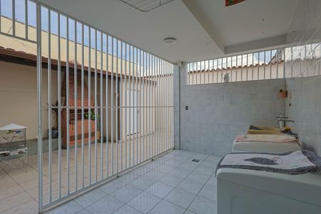 Casa à venda com 380m², 4 quartos e 4 vagas Casa à venda com 380m², 4 quartos e 4 vagasÁrea de Serviço