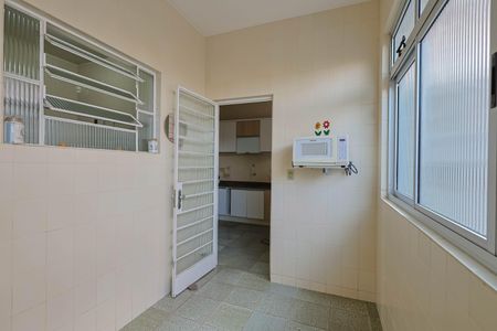 Casa à venda com 380m², 4 quartos e 4 vagas Casa à venda com 380m², 4 quartos e 4 vagasCozinha