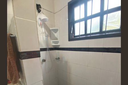 Casa à venda com 282m², 4 quartos e 3 vagasBanheiro 1