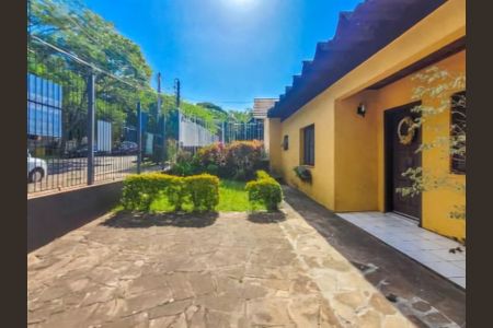 Casa à venda com 282m², 4 quartos e 3 vagasFachada