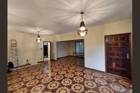 Casa à venda com 311m², 4 quartos e 2 vagas