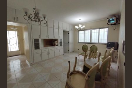 Casa à venda com 311m², 4 quartos e 2 vagas