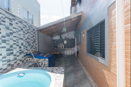 Casa à venda com 142m², 3 quartos e 2 vagasÁrea comum - Piscina