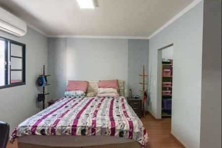 Casa à venda com 142m², 3 quartos e 2 vagasSuíte