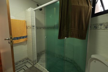 Apartamento à venda com 205m², 3 quartos e 3 vagasBanheiro da Suíte 2