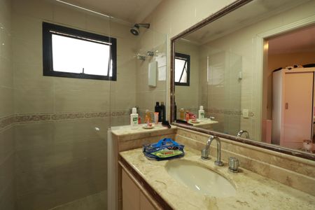 Apartamento à venda com 205m², 3 quartos e 3 vagasBanheiro da Suíte 1