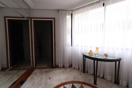 Apartamento à venda com 205m², 3 quartos e 3 vagasHall social