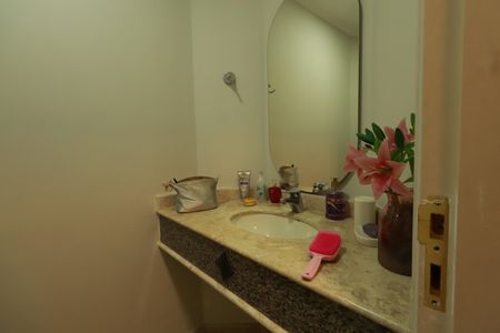 Apartamento à venda com 205m², 3 quartos e 3 vagasLavabo