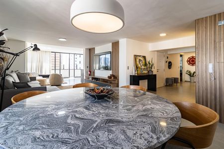 Apartamento à venda com 295m², 3 quartos e 2 vagasCopa