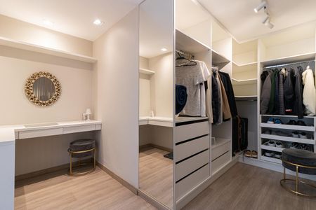 Apartamento à venda com 295m², 3 quartos e 2 vagasCloset  Suíte 1