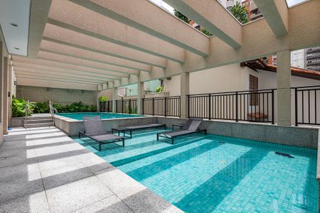 Apartamento à venda com 226m², 3 quartos e 4 vagas Apartamento à venda com 226m², 3 quartos e 4 vagasPiscina