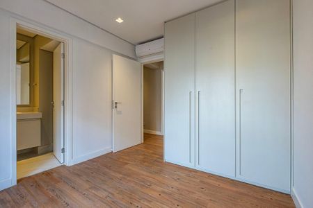 Apartamento à venda com 226m², 3 quartos e 4 vagas Apartamento à venda com 226m², 3 quartos e 4 vagasSuíte 3