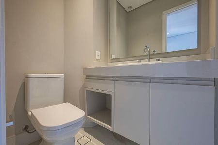 Apartamento à venda com 226m², 3 quartos e 4 vagas Apartamento à venda com 226m², 3 quartos e 4 vagasSuíte 3 - Banheiro