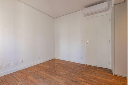 Apartamento à venda com 226m², 3 quartos e 4 vagas Apartamento à venda com 226m², 3 quartos e 4 vagasSuíte 2